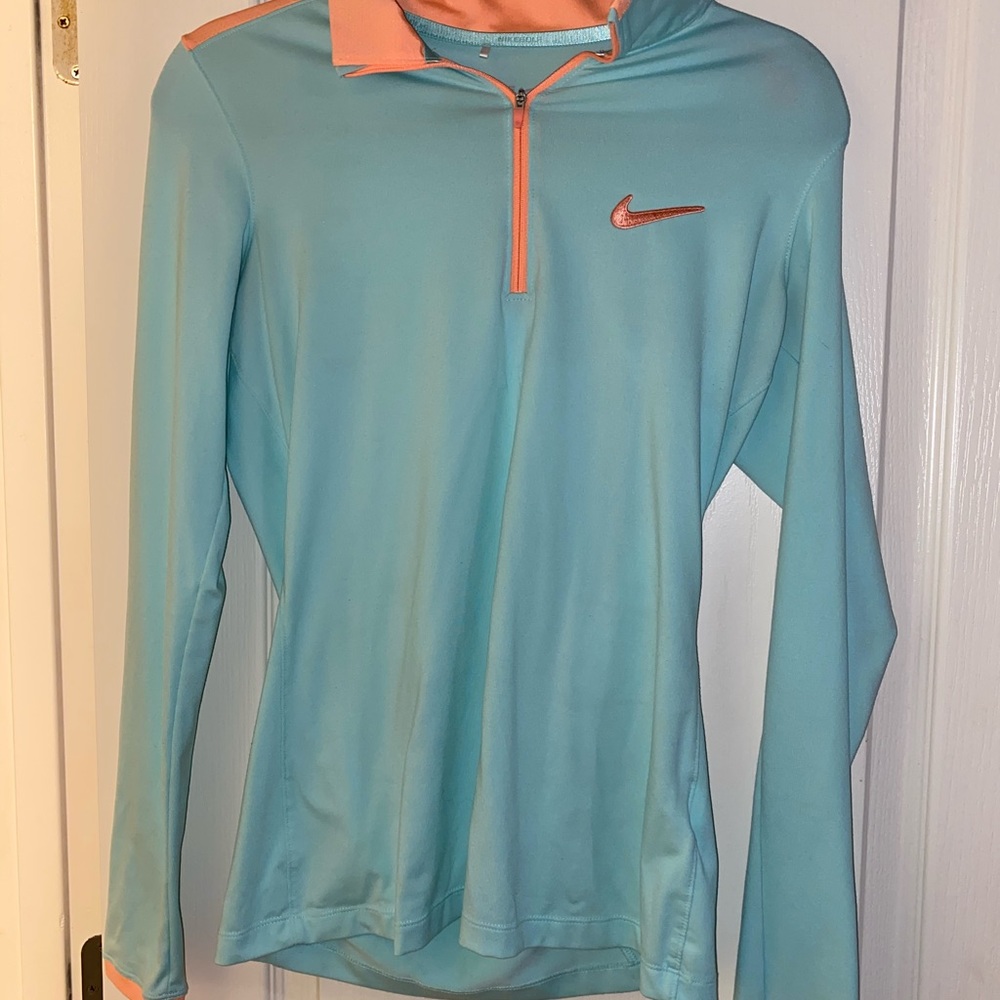 NIKE Quarter-Zip